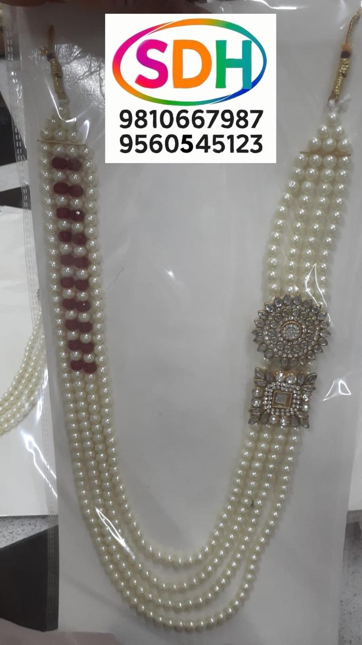 Kundan Brooch Pearl Mala Set swatch